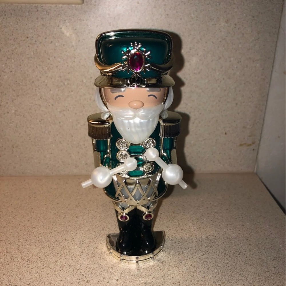 Nutcracker Wallflower Holder